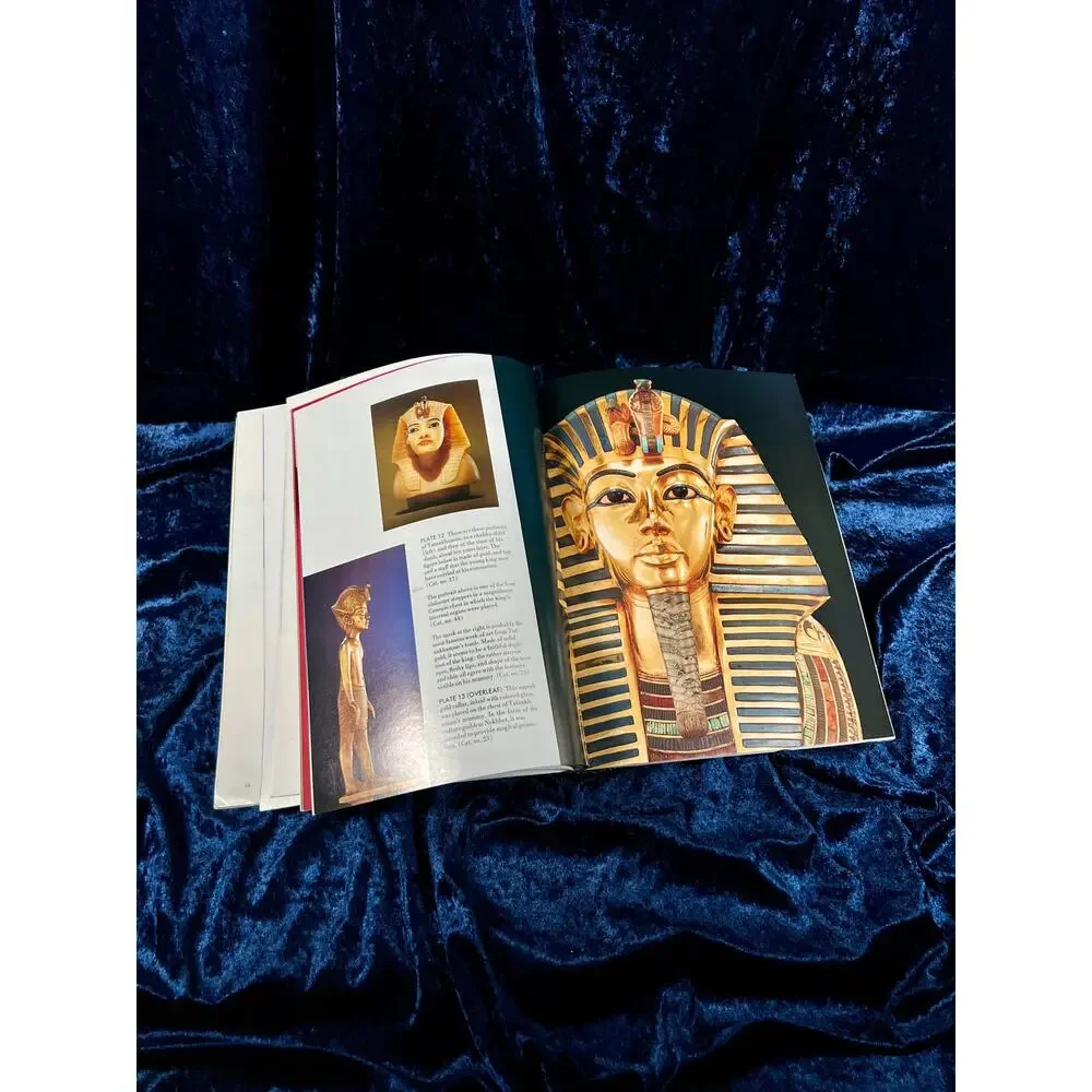 Vintage Treasures of Tutankhamun Exhibition Catalog 1976 Metropolitan Museum